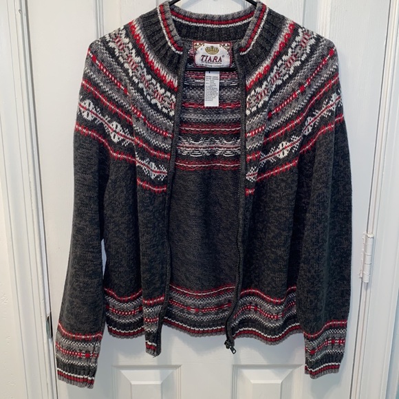 TIARA INTERNATIONAL Sweaters Vintage Tiara International Cardigan